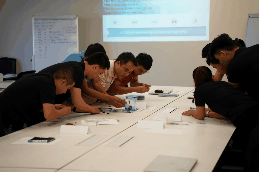 consultant meeting, client questions, professional advice, business discussion, solutions